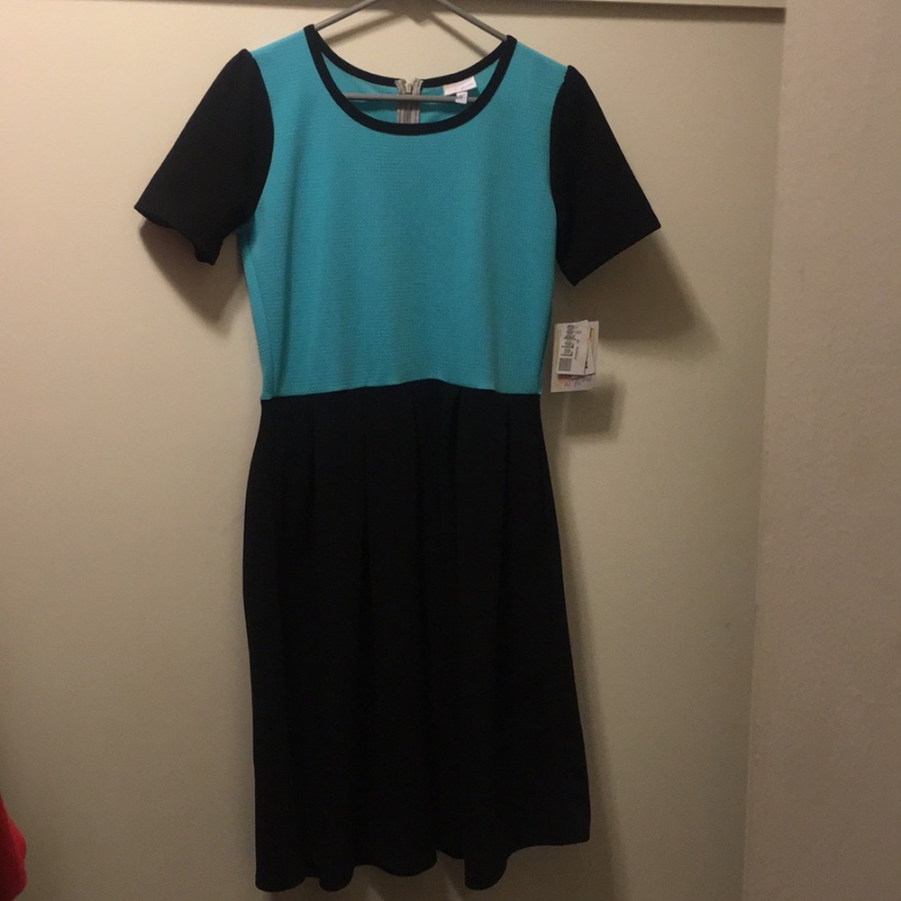 NWT- LuLaRoe Amelia Dress